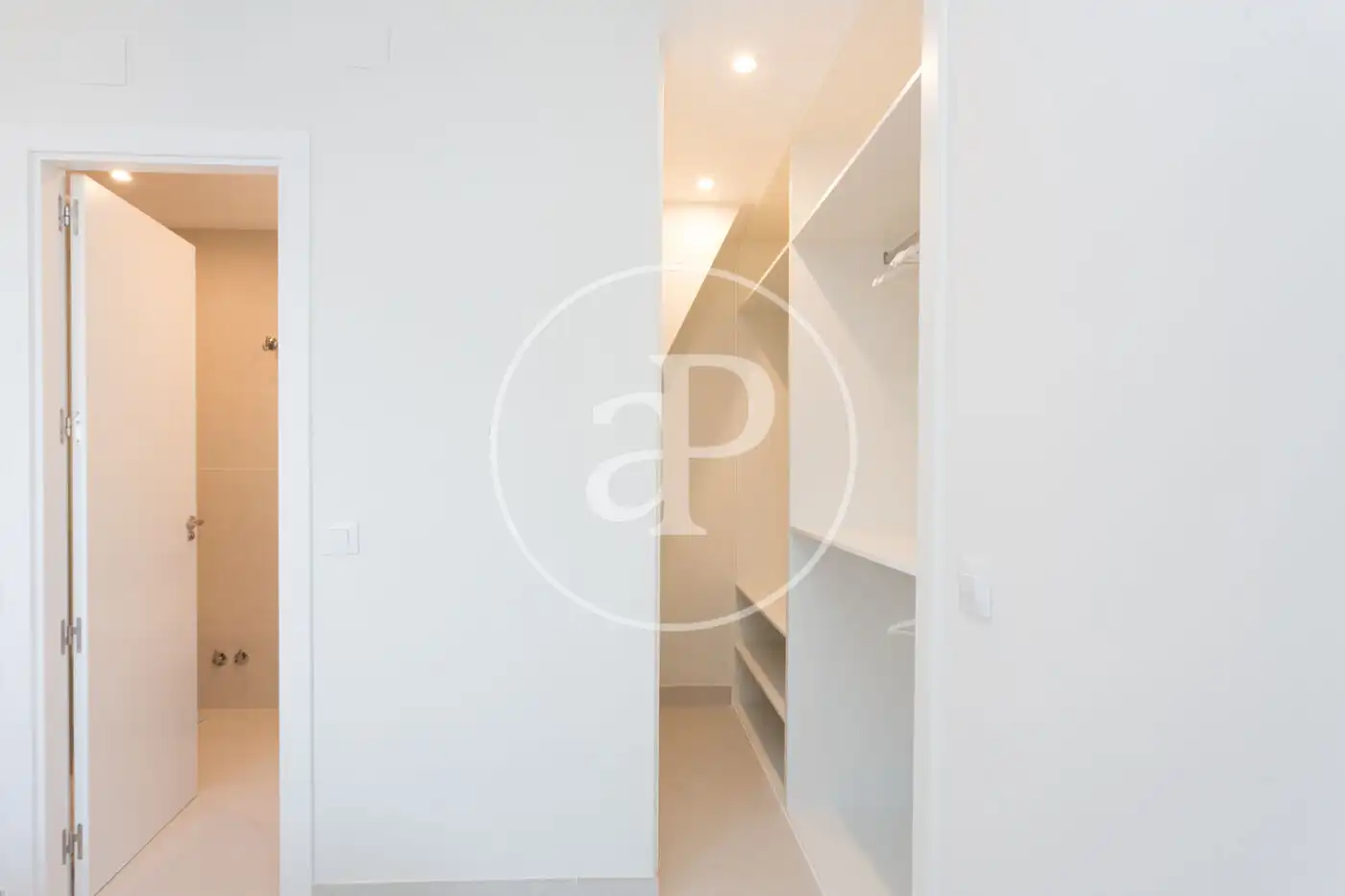 Schlafzimmer von Wohnung zur Miete in Madrid mit Klimaanlage, Heizung und Terrasse