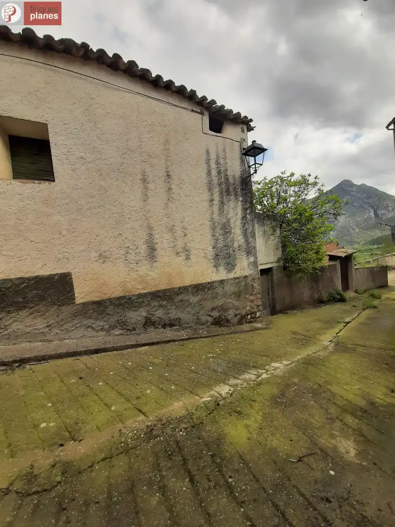 Exterior view of Houses for sale in Coll de Nargó  with Private garden