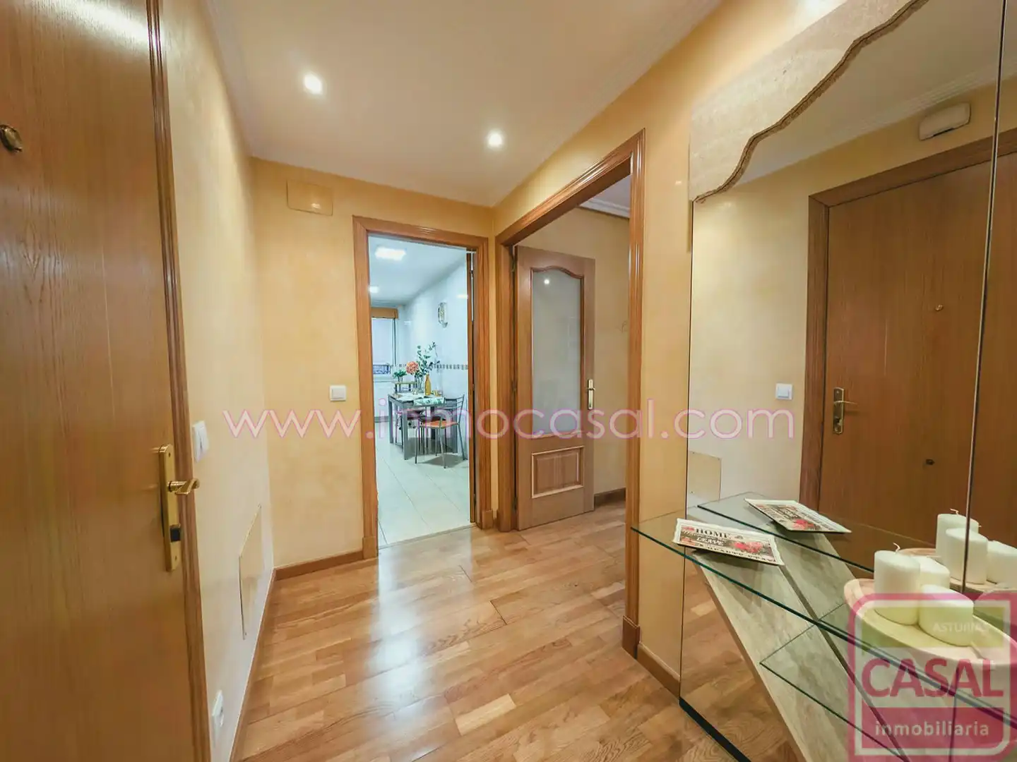 Piso en venta en Oviedo  con Calefacción, Trastero y Amueblado