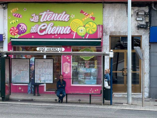 Local comercial en Alquiler en Calle Camilo Alonso Vega, 22 en Cuatro Caminos