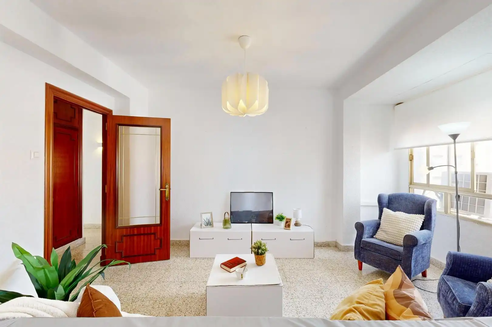 Flat with terrace for sale in Calle JUAN FERNANDEZ 4, imagen 2