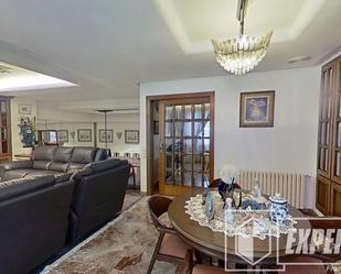 Sala d'estar de Casa o xalet en venda en Burjassot amb Aire condicionat, Calefacció i Terrassa