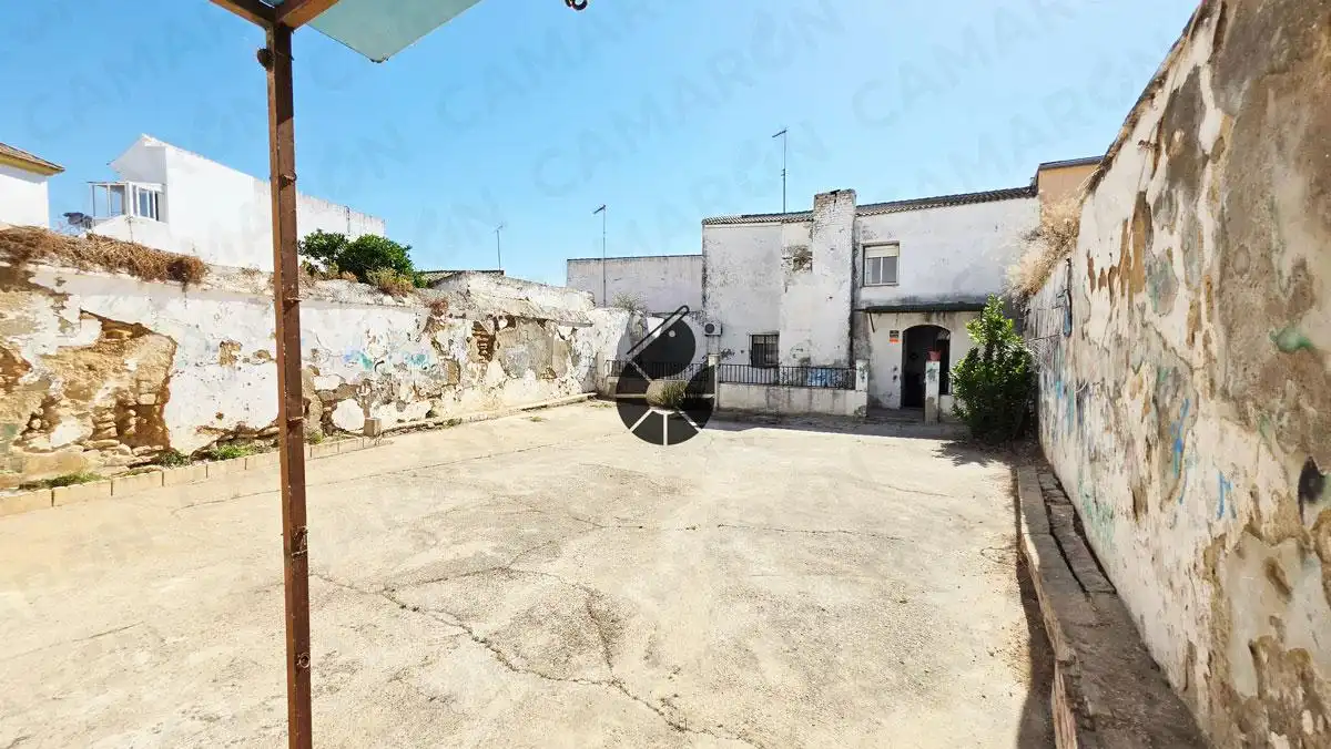 Vista exterior de Casa adosada en venta en Almensilla con Jardín privado, Balcón y Alarma