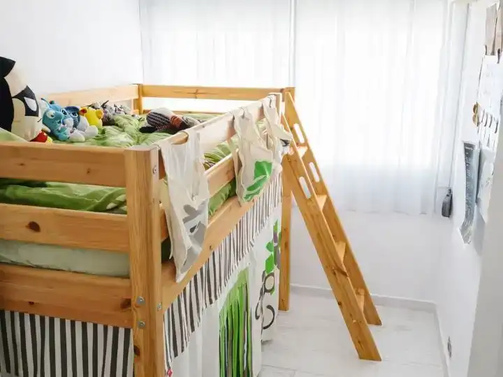 Schlafzimmer von Wohnung zum Verkauf in Badalona mit Klimaanlage