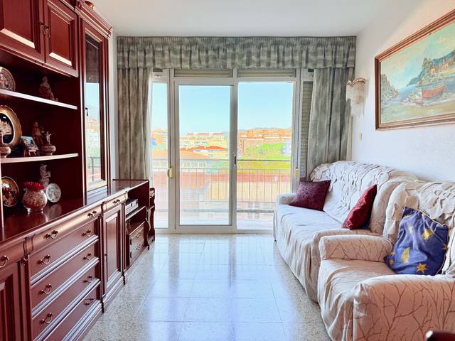 Piso en Venta en Carrer Joan de Batlle en Roses - Castellbell