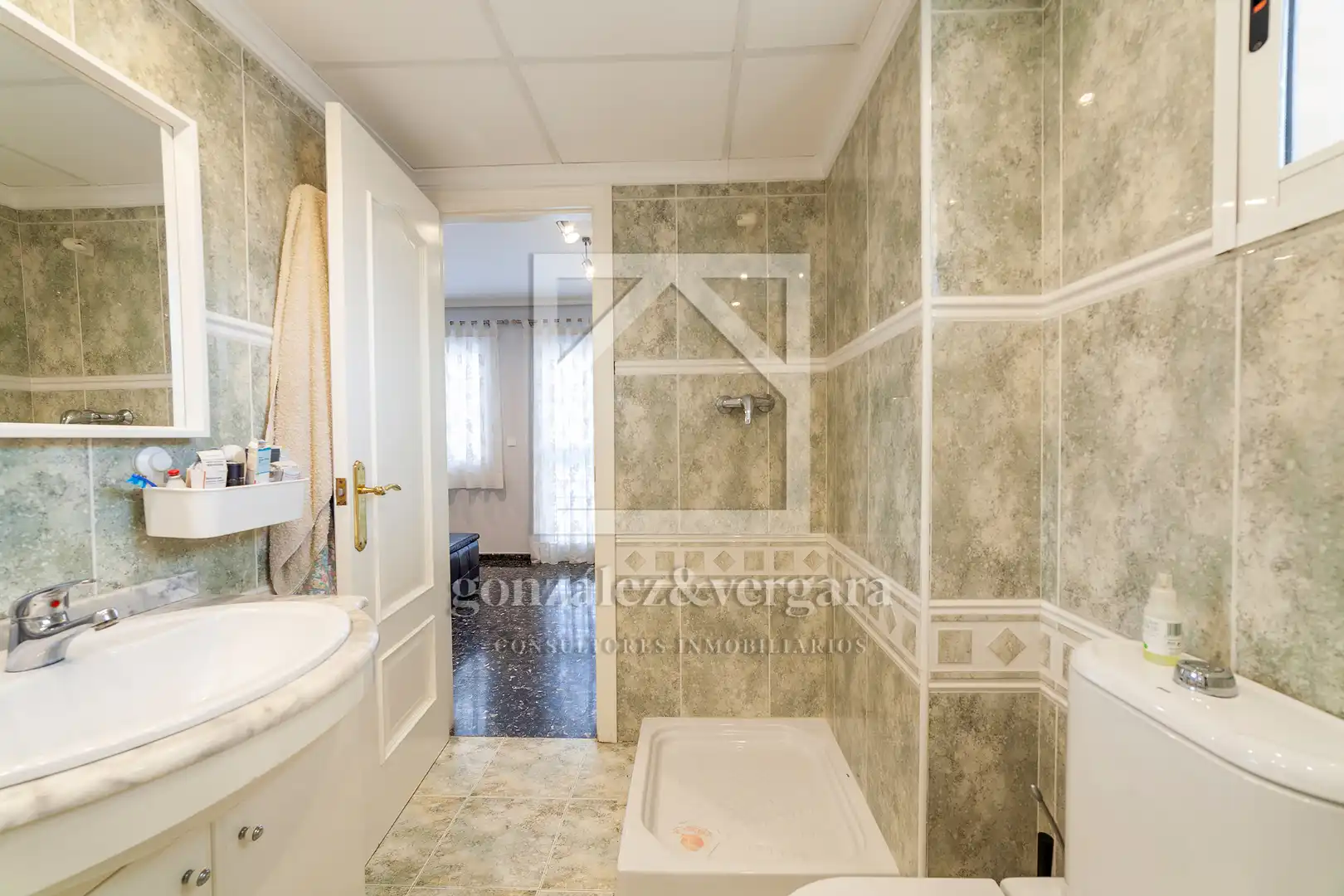 Baño de Casa adosada en venta en Alzira con Aire acondicionado, Calefacción y Terraza