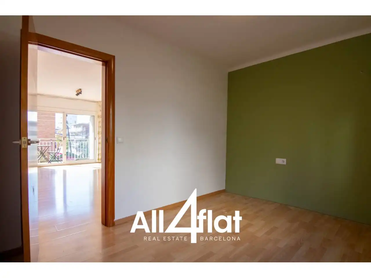 Bedroom of Flat for rent in Esplugues de Llobregat  with Air Conditioner, Heating and Parquet flooring