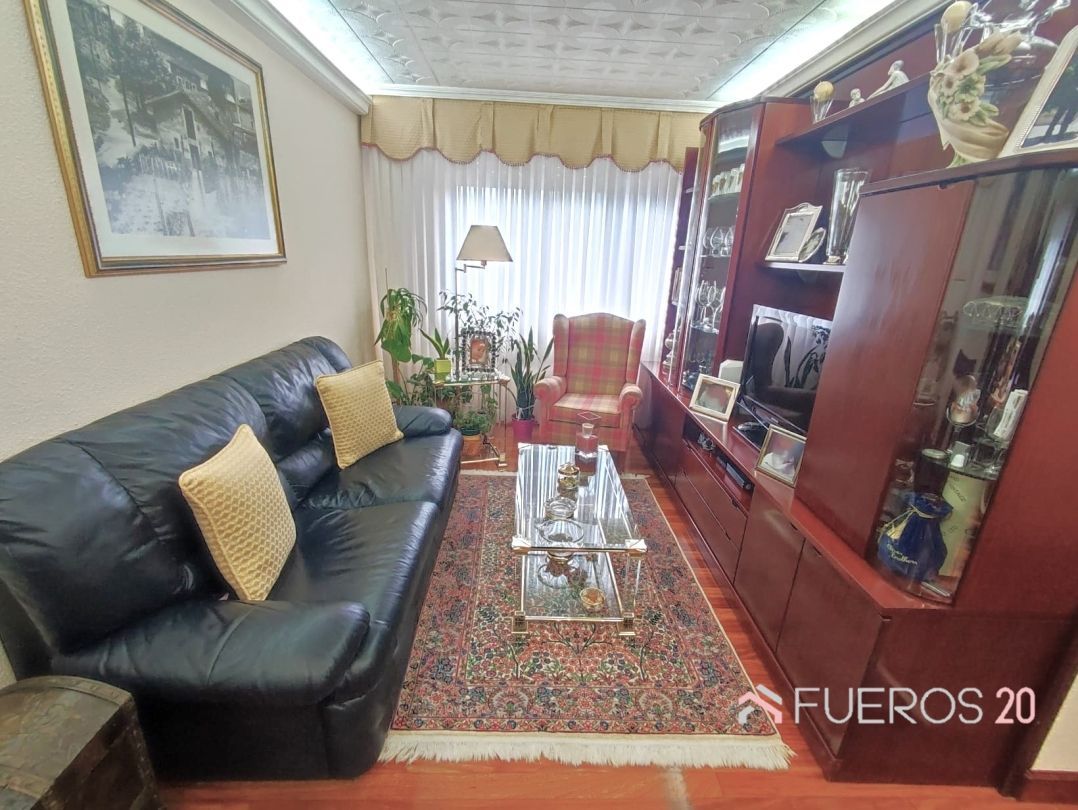 Living room of Flat for sale in Barakaldo   with Heating, Terrace and Furnished