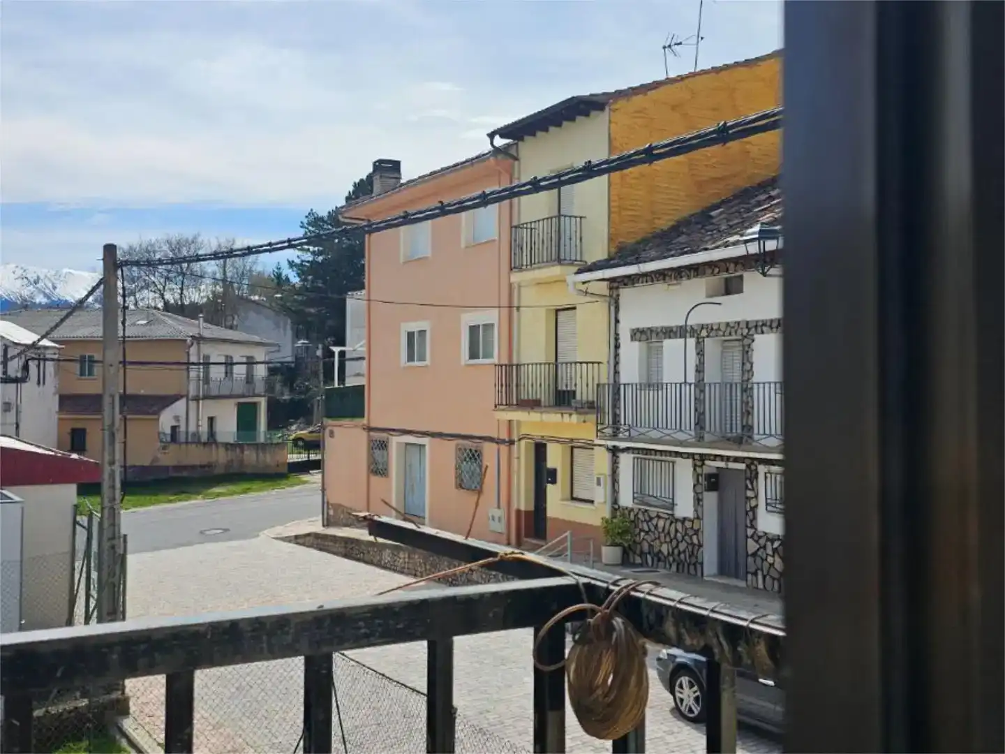 Vista exterior de Pis en venda en Riaza amb Balcó