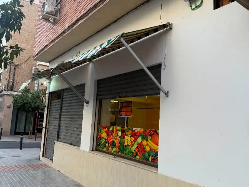 Geschaftsraum zur Miete in Levante