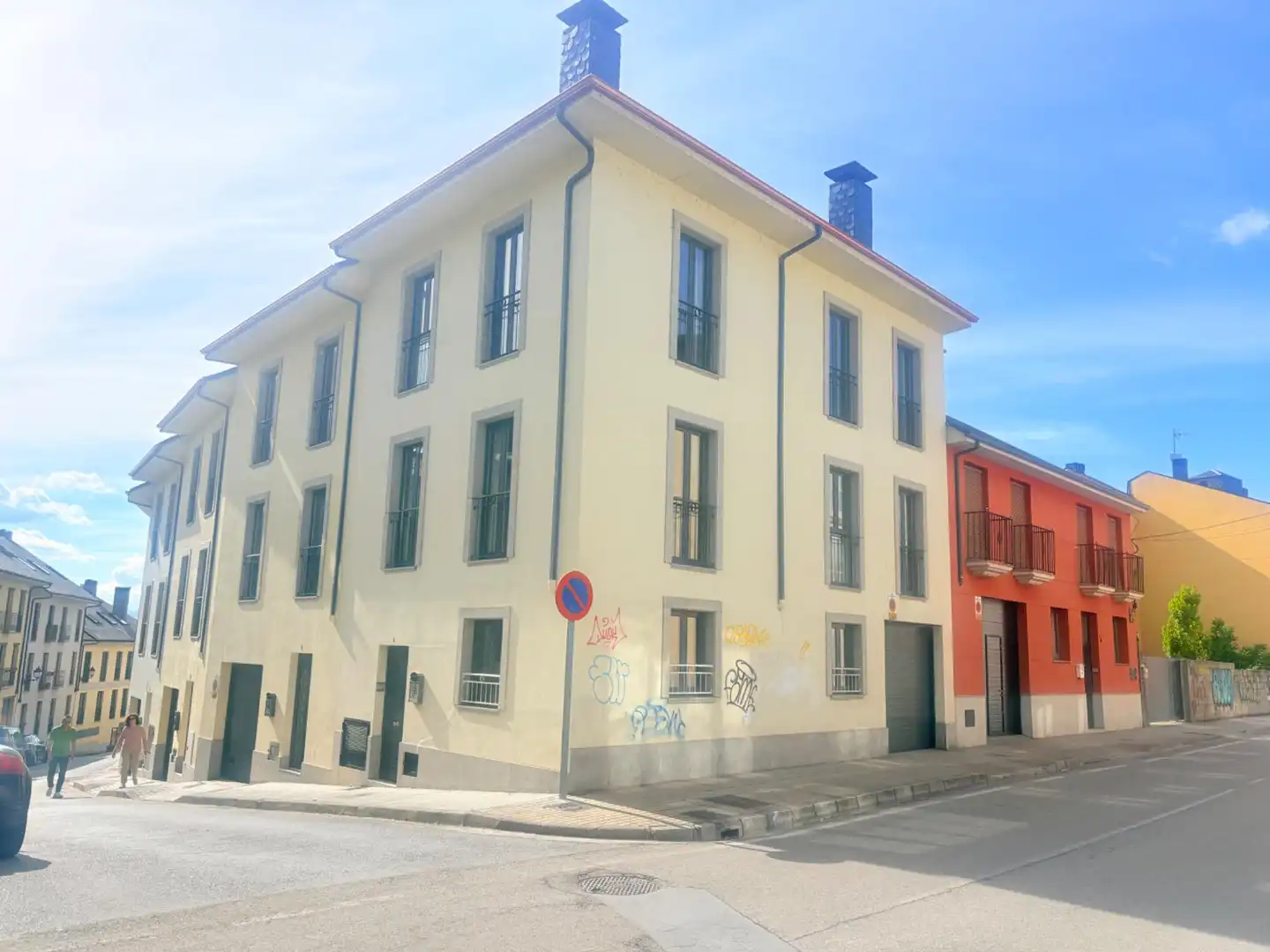 Vista exterior de Casa adosada de alquiler en Ponferrada con Calefacción y Amueblado