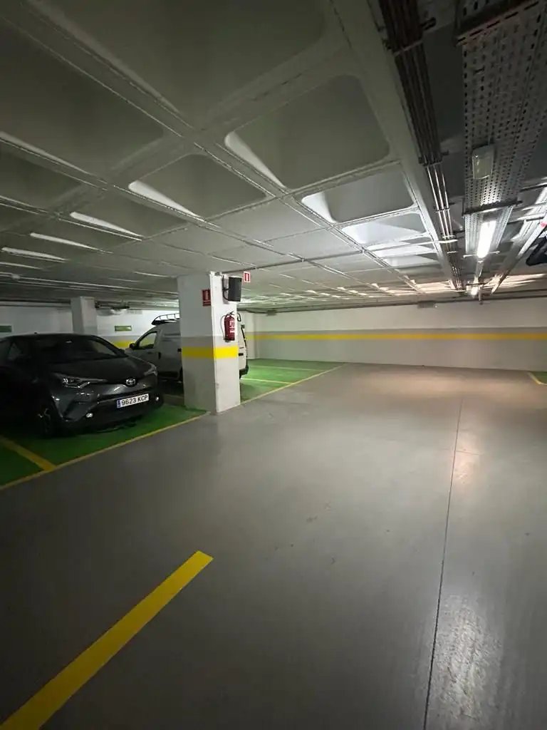 Parkplatz von Büro zur Miete in Sant Adrià de Besòs mit Klimaanlage, Heizung und Terrasse
