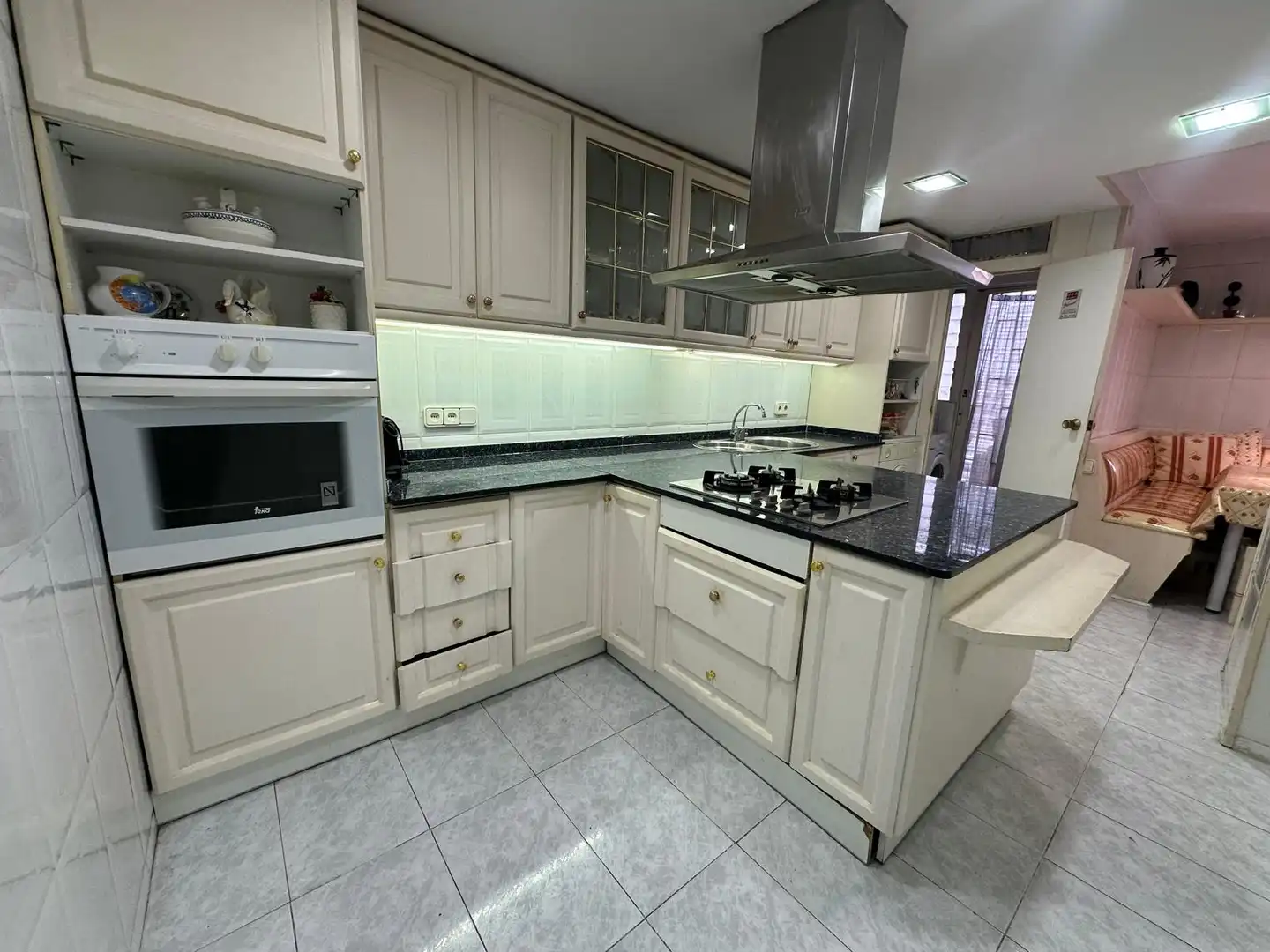 Kitchen of Flat for sale in Barcelona  with Parquet flooring, Furnished and Oven