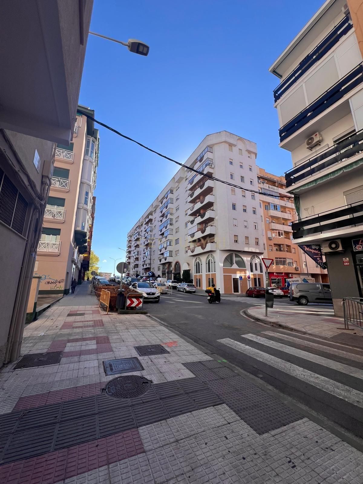 Exterior view of Premises to rent in Cáceres Capital