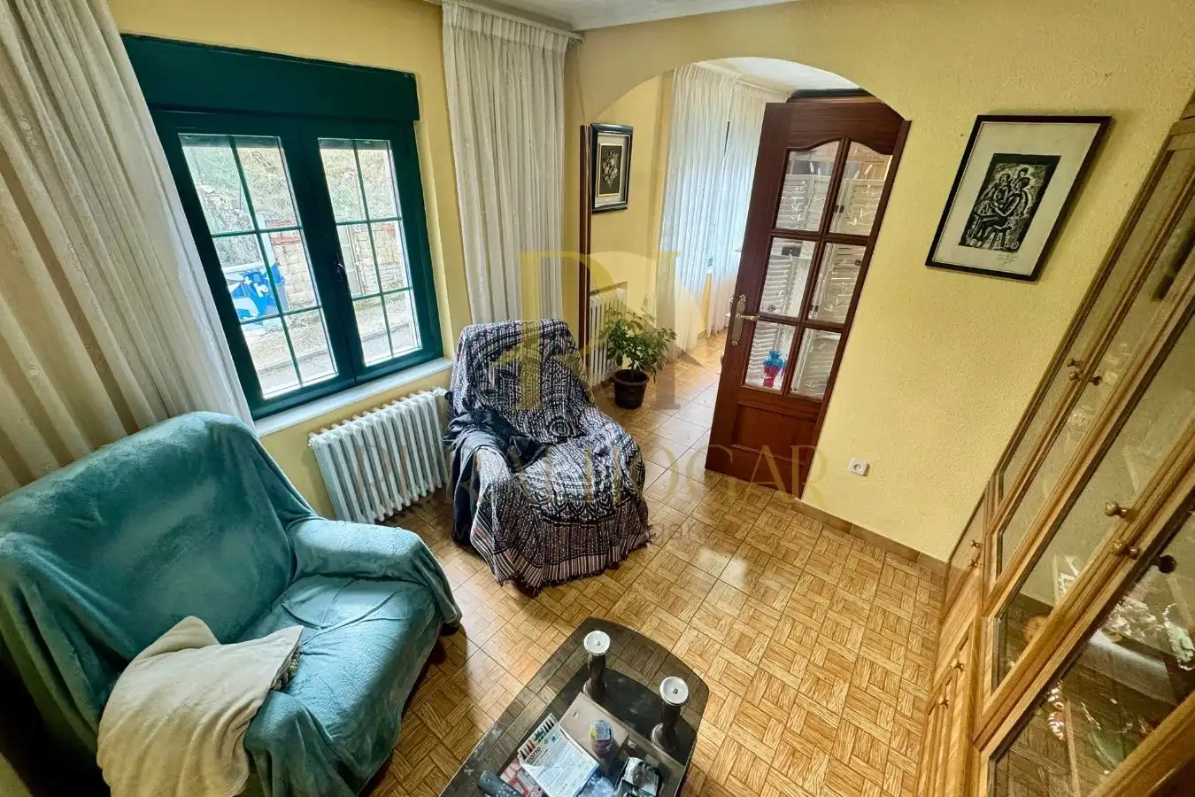 Sala d'estar de Casa o xalet en venda en La Pola de Gordón  amb Calefacció i Jardí privat