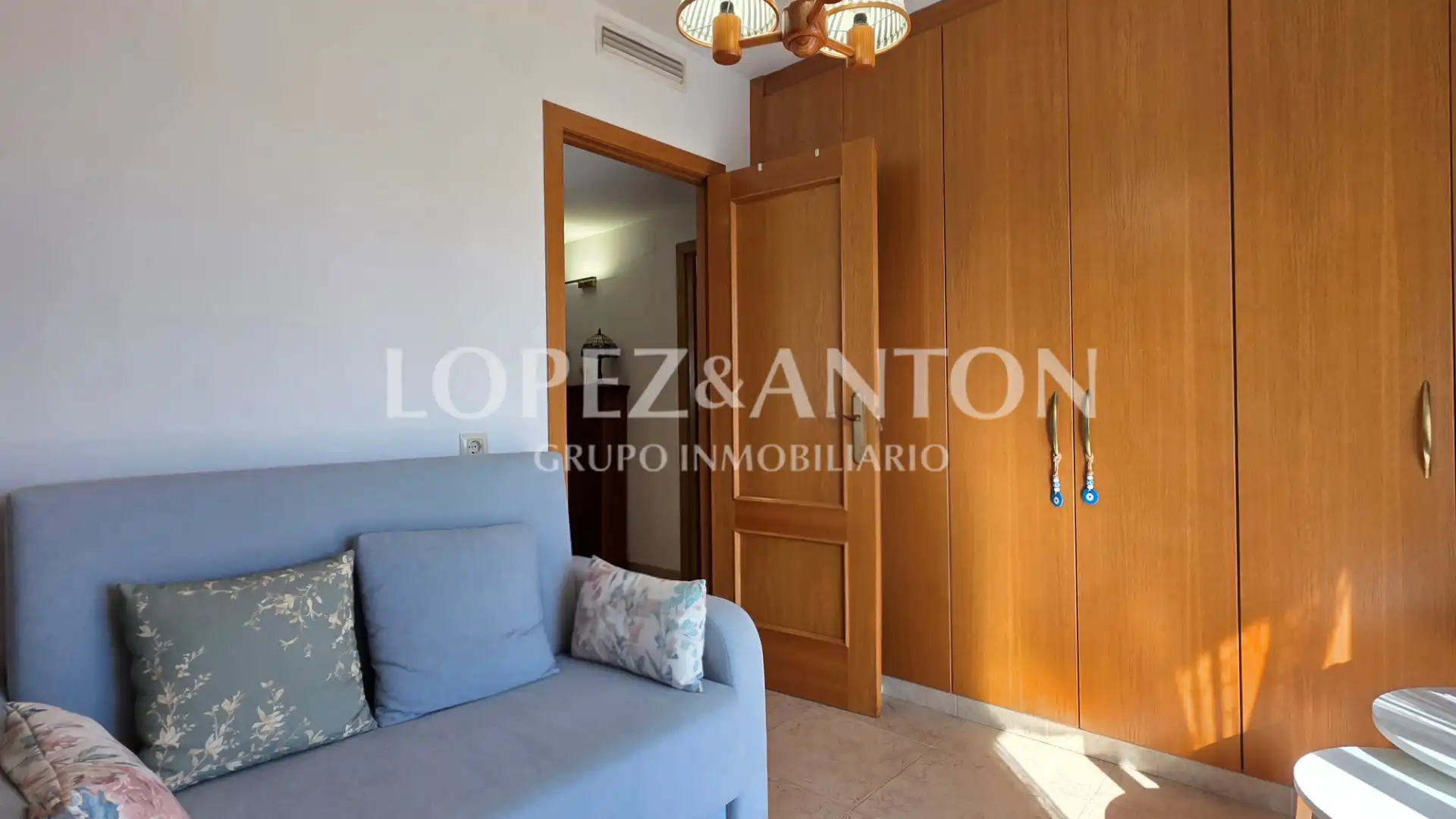 Flat for sale in L'Eliana  with Air Conditioner, Oven and Balcony
