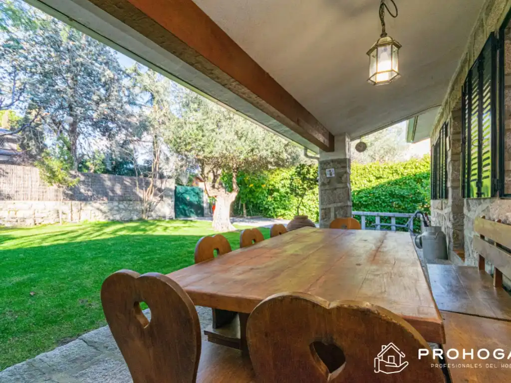 Terrasse von Einfamilien-Reihenhaus zum Verkauf in Colmenar Viejo mit Möbliert und Haustechnik
