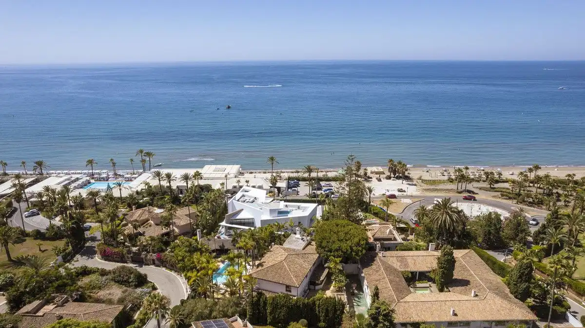 Vista exterior de Casa o xalet en venda en Mijas amb Terrassa i Piscina comunitària