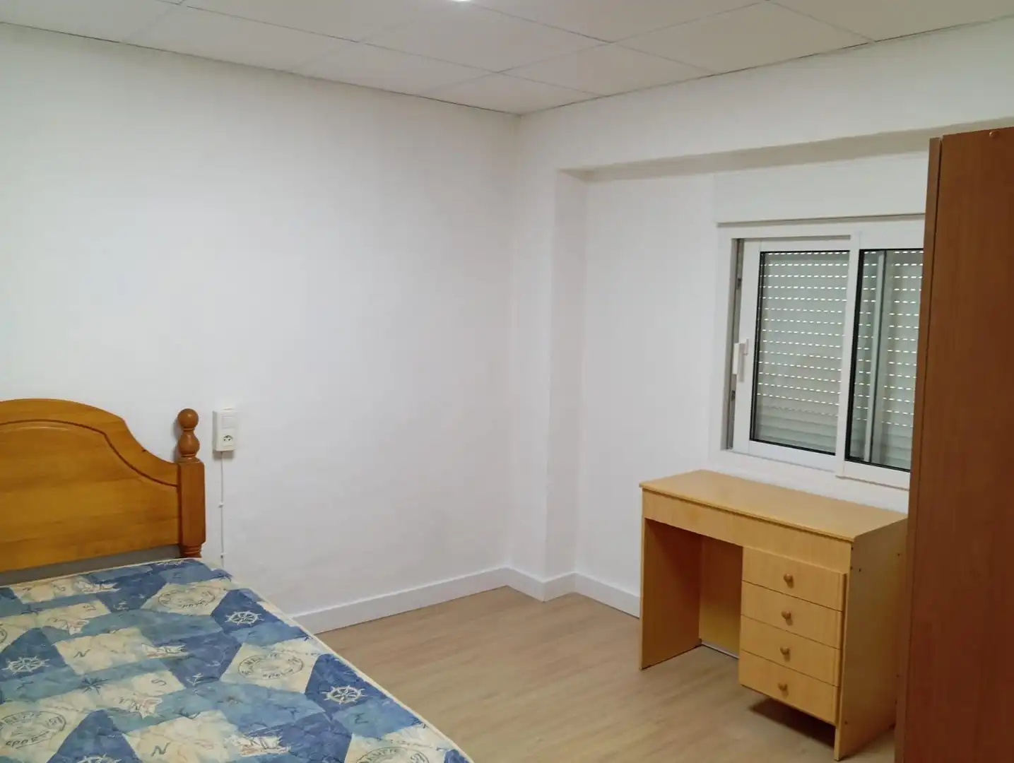 Schlafzimmer von Geschaftsraum zum Verkauf in Oliva mit Klimaanlage