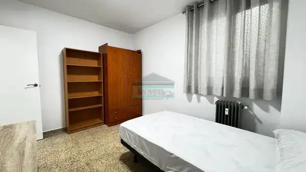 Bedroom of Flat for rent in Granada  with Furnished, TV and Balcony