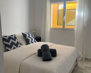 Dormitori de Apartament en venda en Estepona amb Terrassa i Piscina comunitària