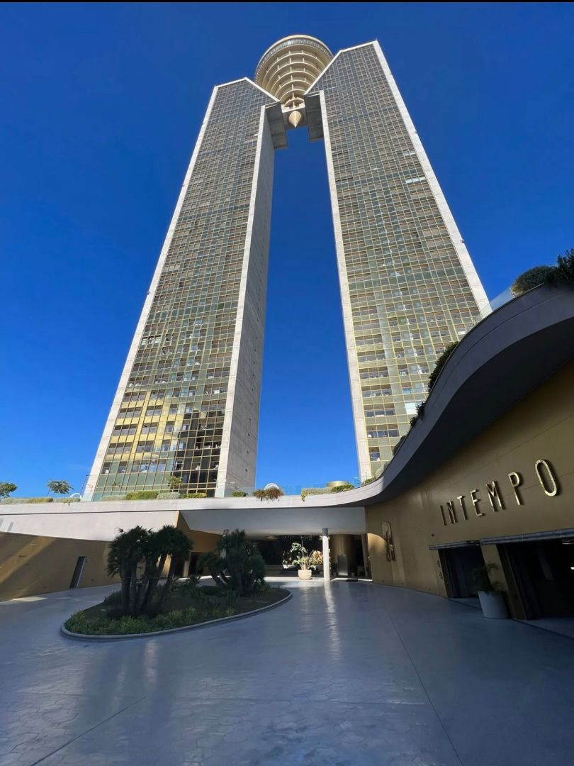 Vista exterior de Pis de lloguer en Benidorm amb Moblat, TV i Balcó