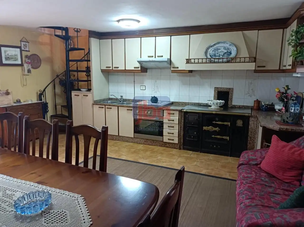 Cocina de Casa o chalet en venta en A Merca   con Calefacción, Trastero y Amueblado
