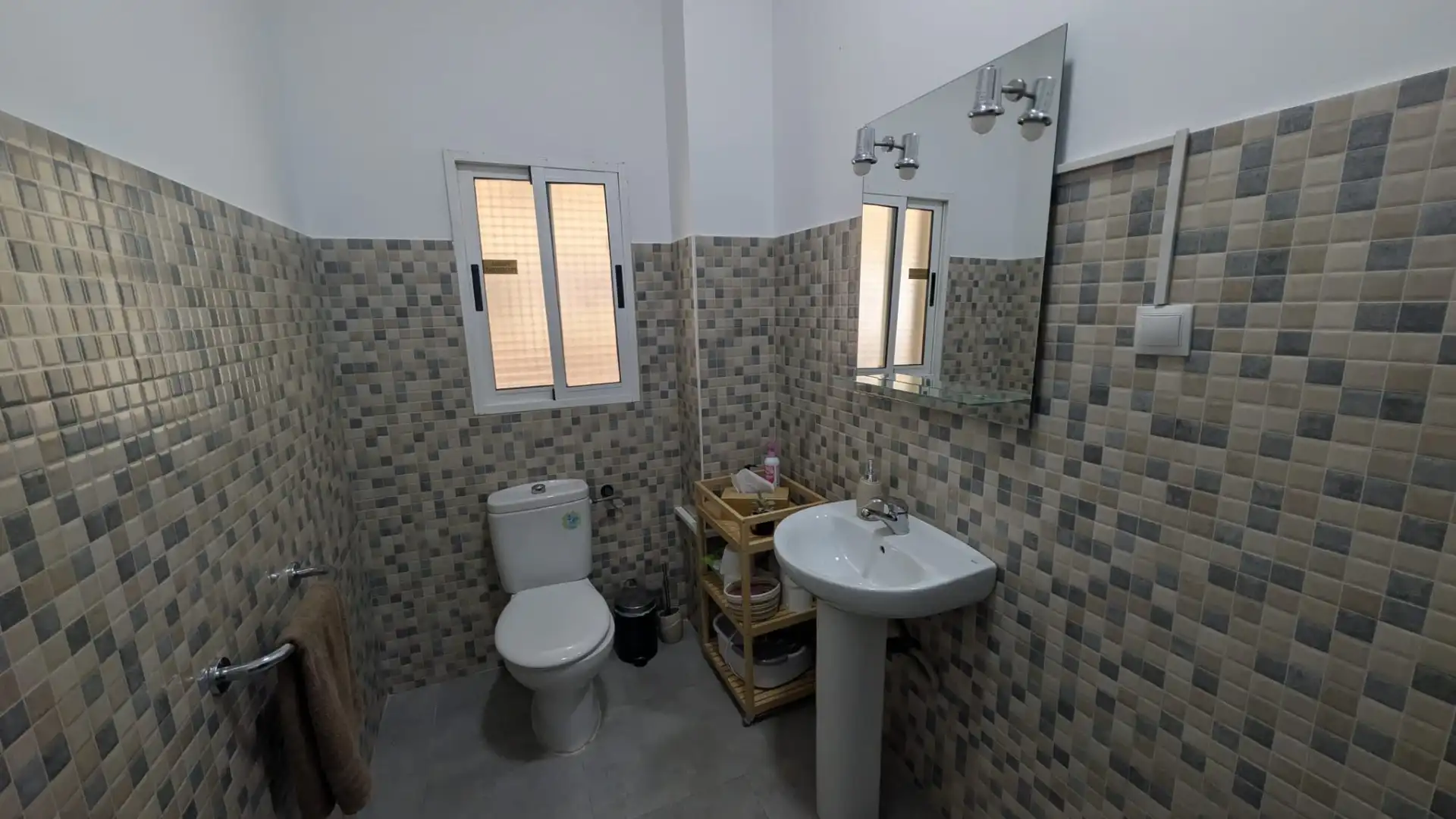 Badezimmer von Geschaftsraum zur Miete in Valencia mit Klimaanlage und Möbliert