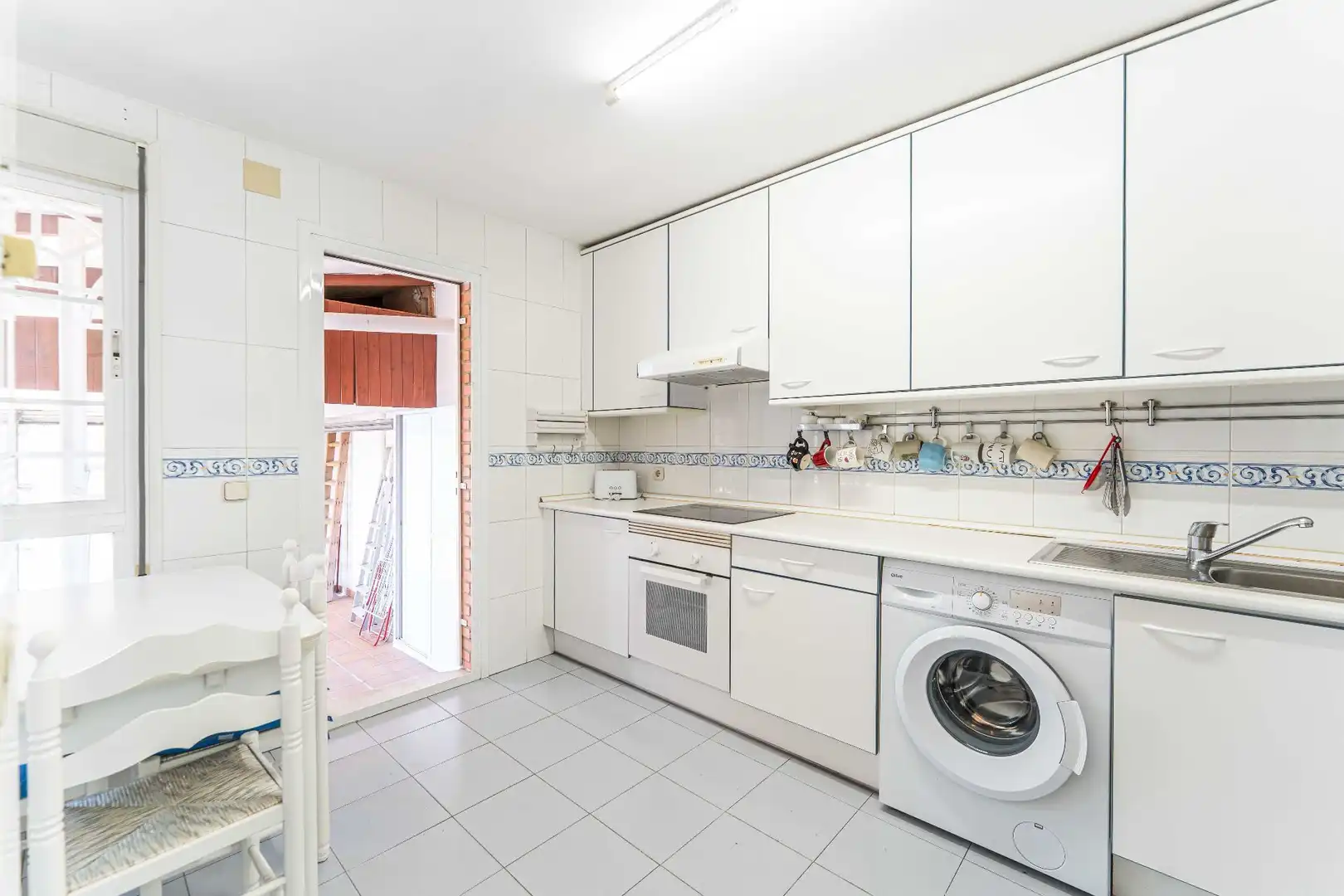 Cocina de Casa adosada en venta en Fuenlabrada con Aire acondicionado, Calefacción y Jardín privado
