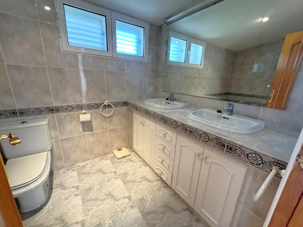 Bathroom of Houses for sale in Dénia  with Air Conditioner, Private garden and Terrace