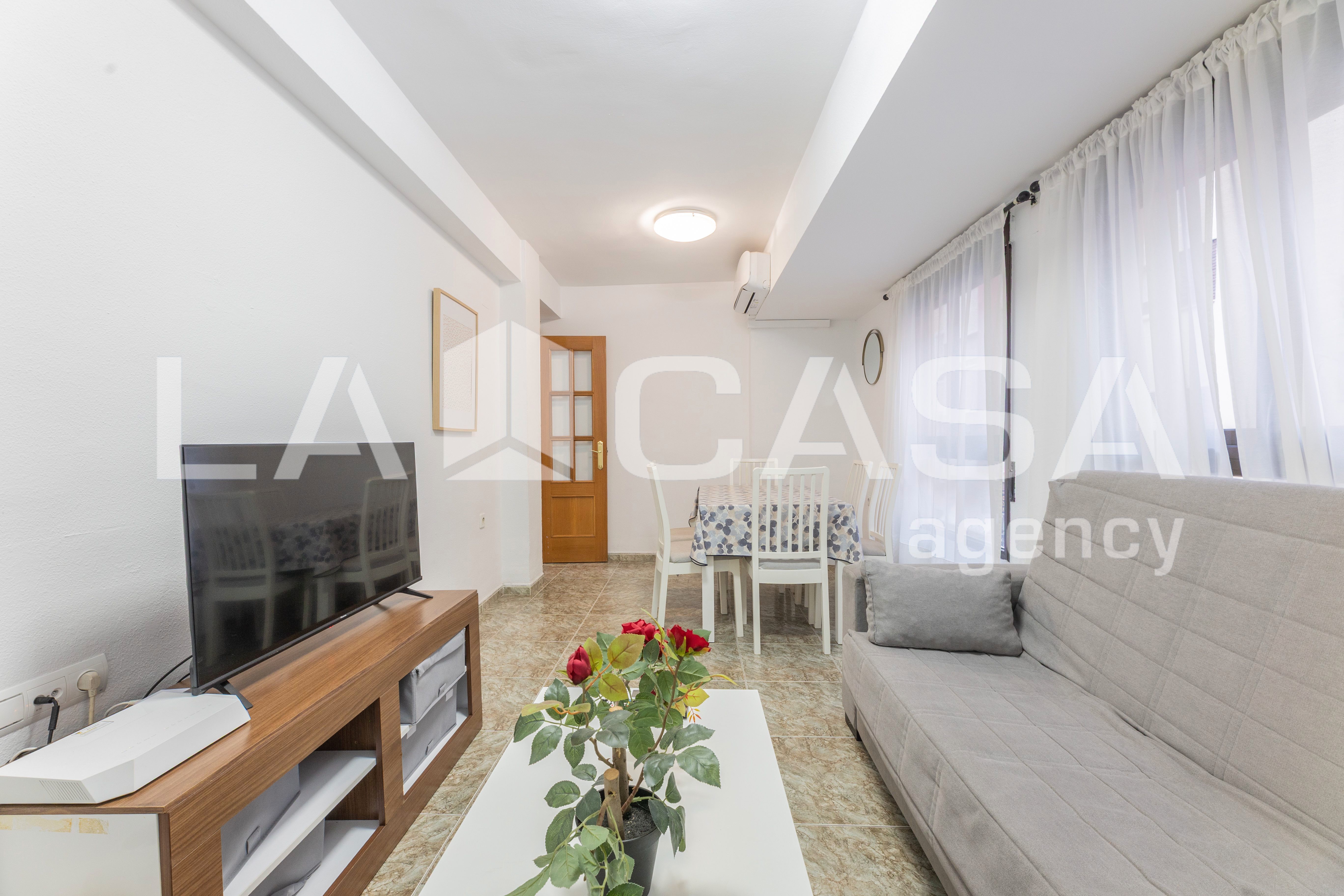 Flat for sale in  Valencia Capital  with Terrace and Balcony