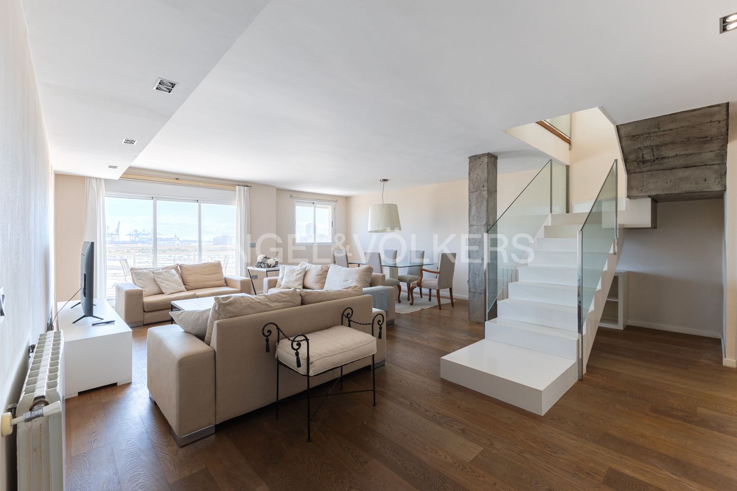 Living room of Attic for sale in  Valencia Capital  with Air Conditioner, Heating and Private garden
