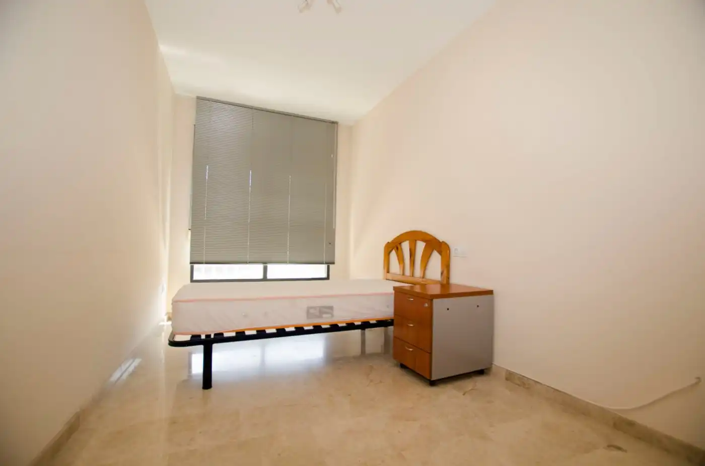 Habitación de Piso de alquiler en Valencia con Aire acondicionado, Calefacción y Jardín privado