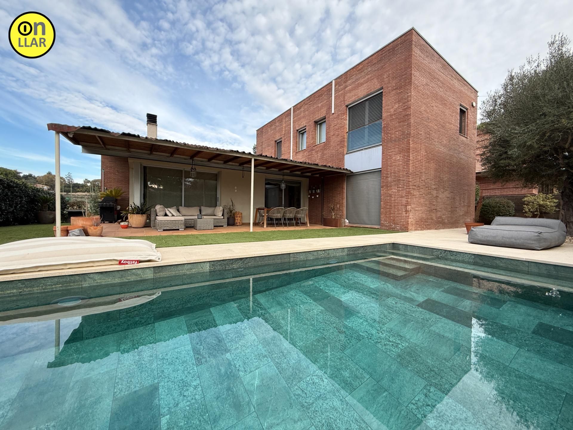 Piscina de Casa o xalet en venda en Les Franqueses del Vallès amb Aire condicionat, Calefacció i Jardí privat