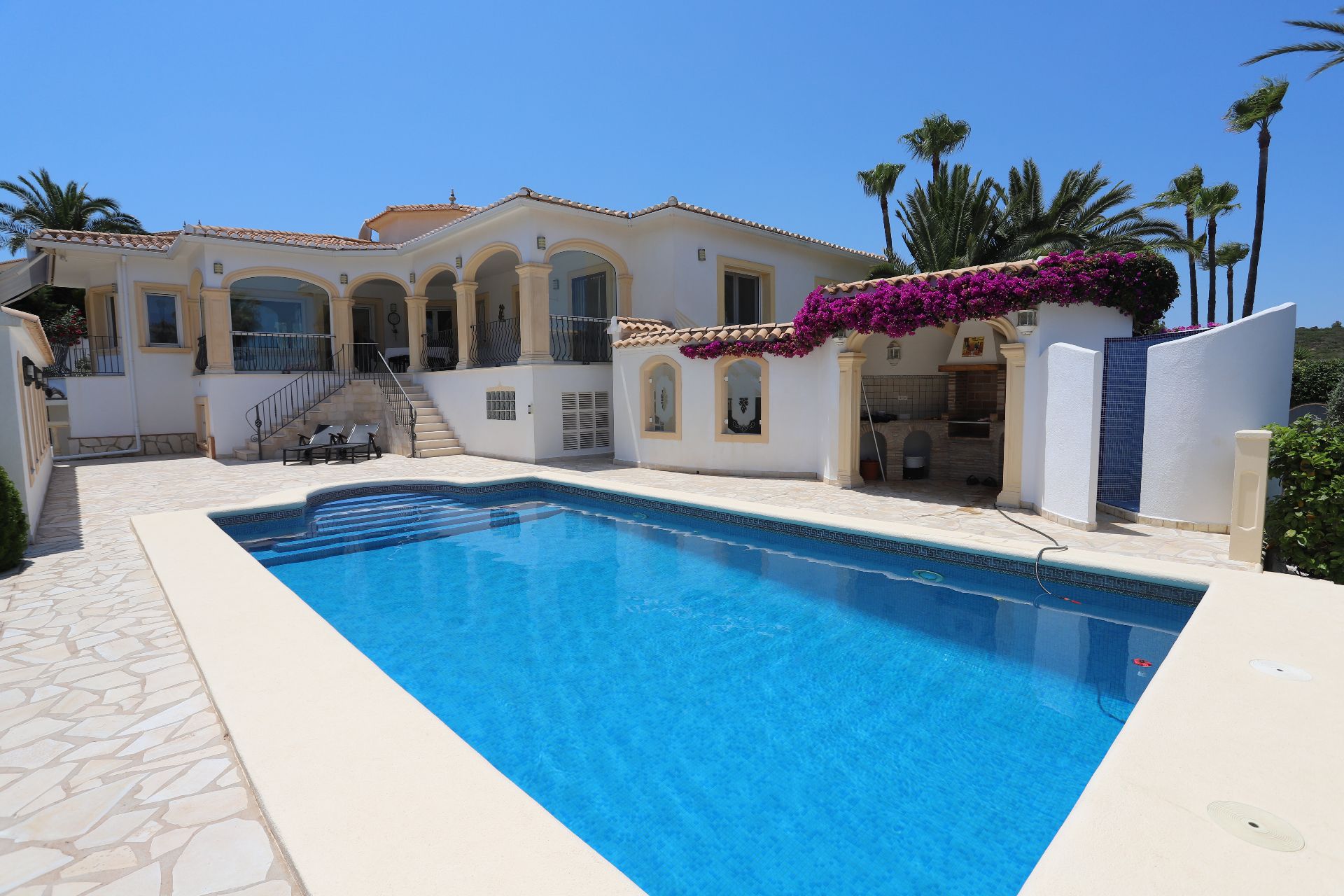 Piscina de Casa o xalet en venda en Dénia amb Aire condicionat, Calefacció i Jardí privat
