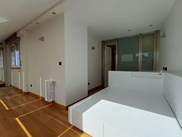 Piso en venta en Vigo  con Calefacción, Terraza y Trastero
