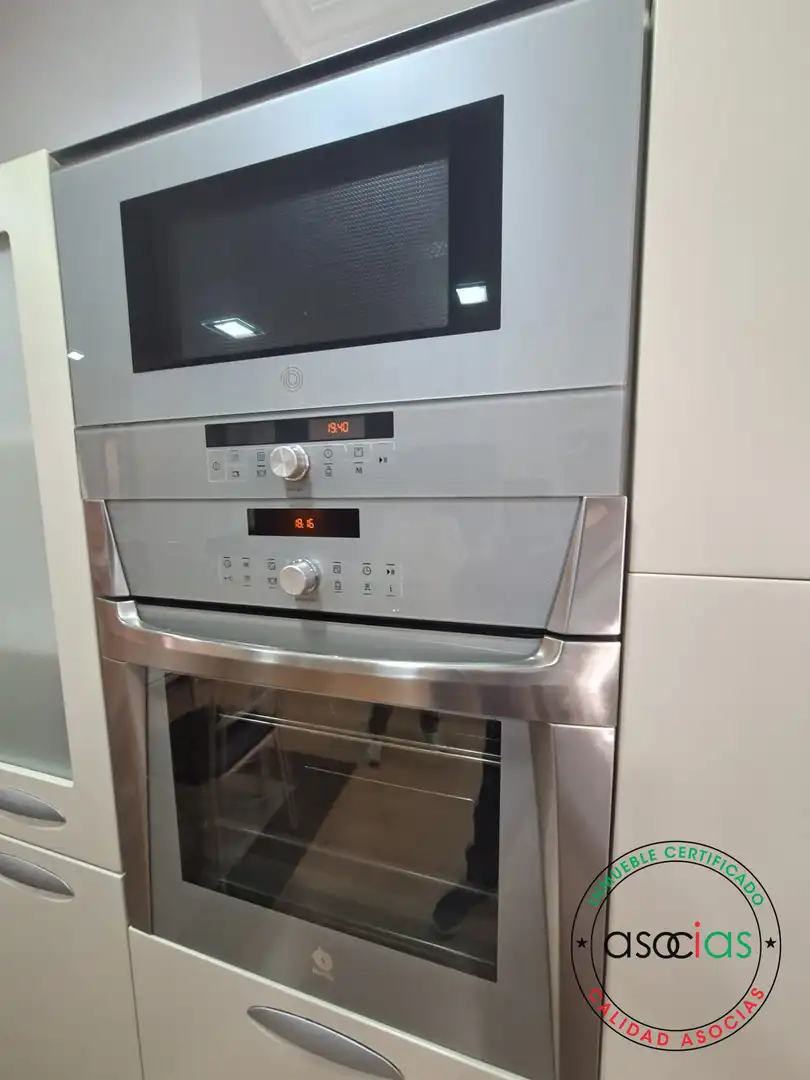 Cocina de Piso de alquiler en Gijón  con Calefacción y Amueblado