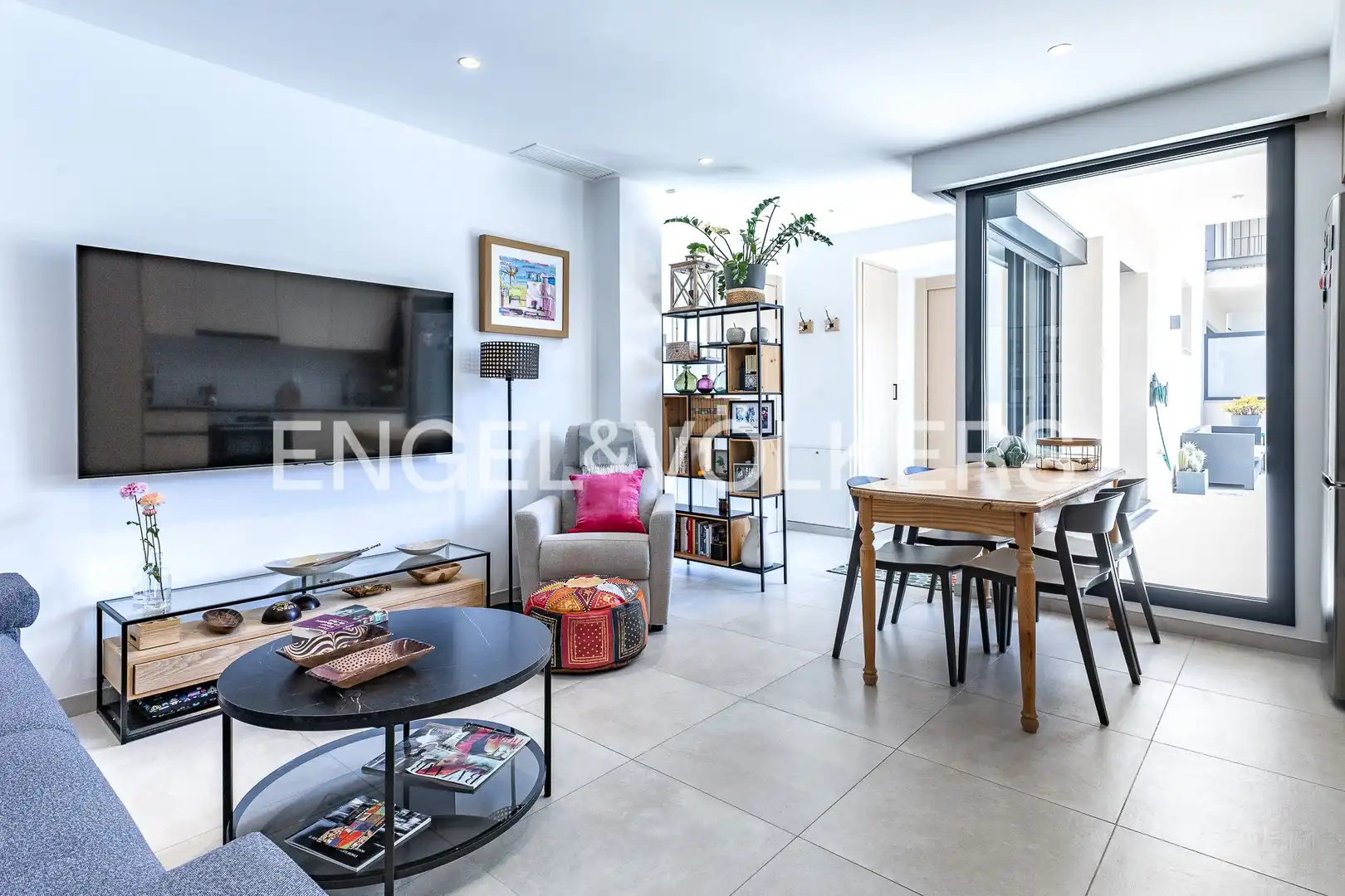 Sala de estar de Piso en venta en Sant Cugat del Vallès con Aire acondicionado, Calefacción y Jardín privado