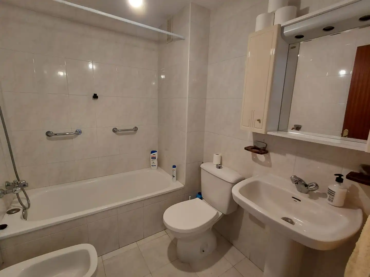 Baño de Ático en venta en Vilagarcía de Arousa con Calefacción, Parquet y Terraza