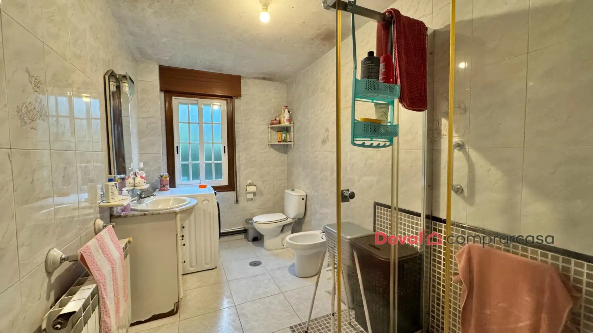 Baño de Casa o chalet en venta en Vigo  con Calefacción, Jardín privado y Parquet