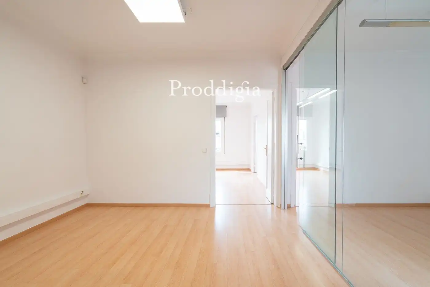 Office for rent in Barcelona  with Air Conditioner and Heating