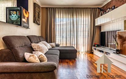 Living room of Flat for sale in Ripollet  with Terrace and Swimming Pool