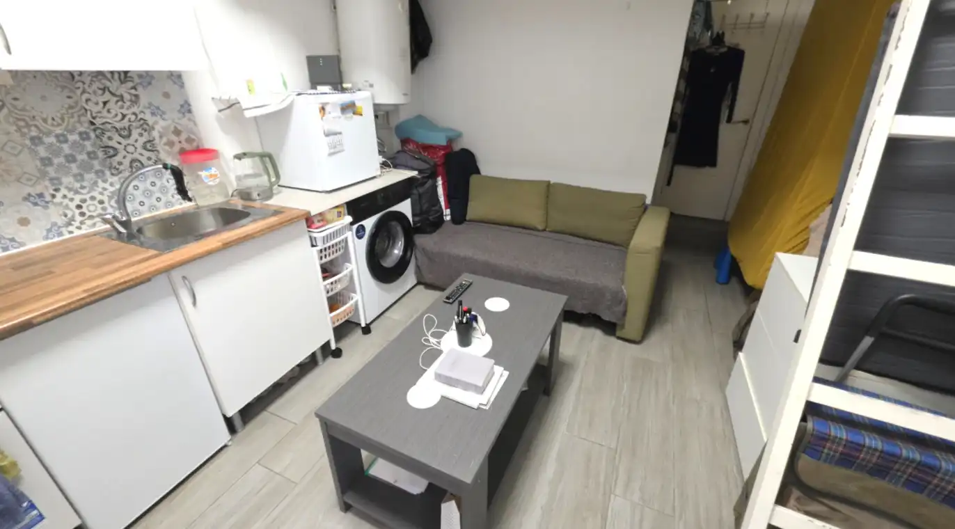 Study for sale in Barcelona  with Parquet flooring and Furnished