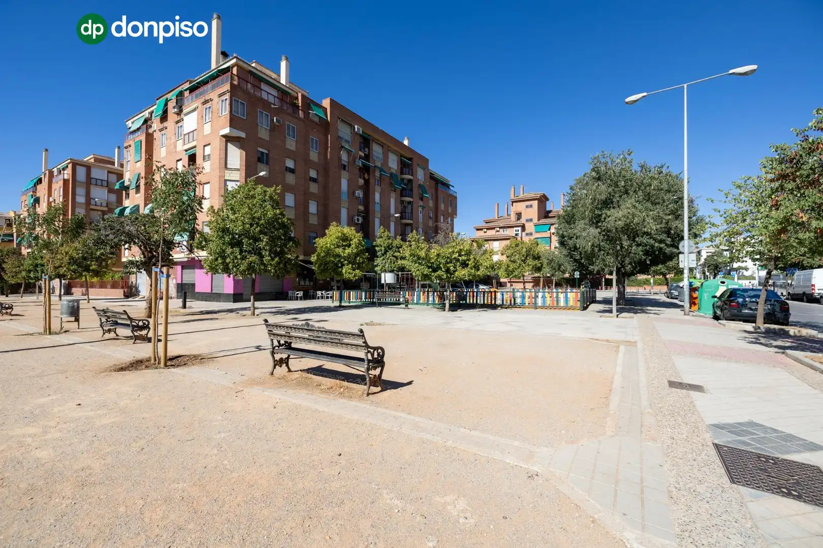 Außenansicht von Wohnungen zum Verkauf in Granada mit Heizung und Terrasse