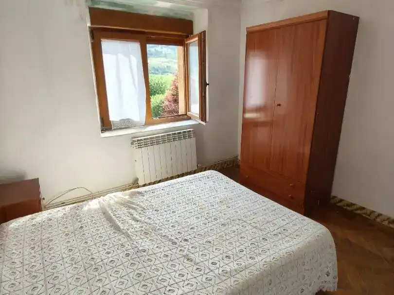 Dormitori de Planta baixa en venda en Canicosa de la Sierra amb Parquet i Moblat