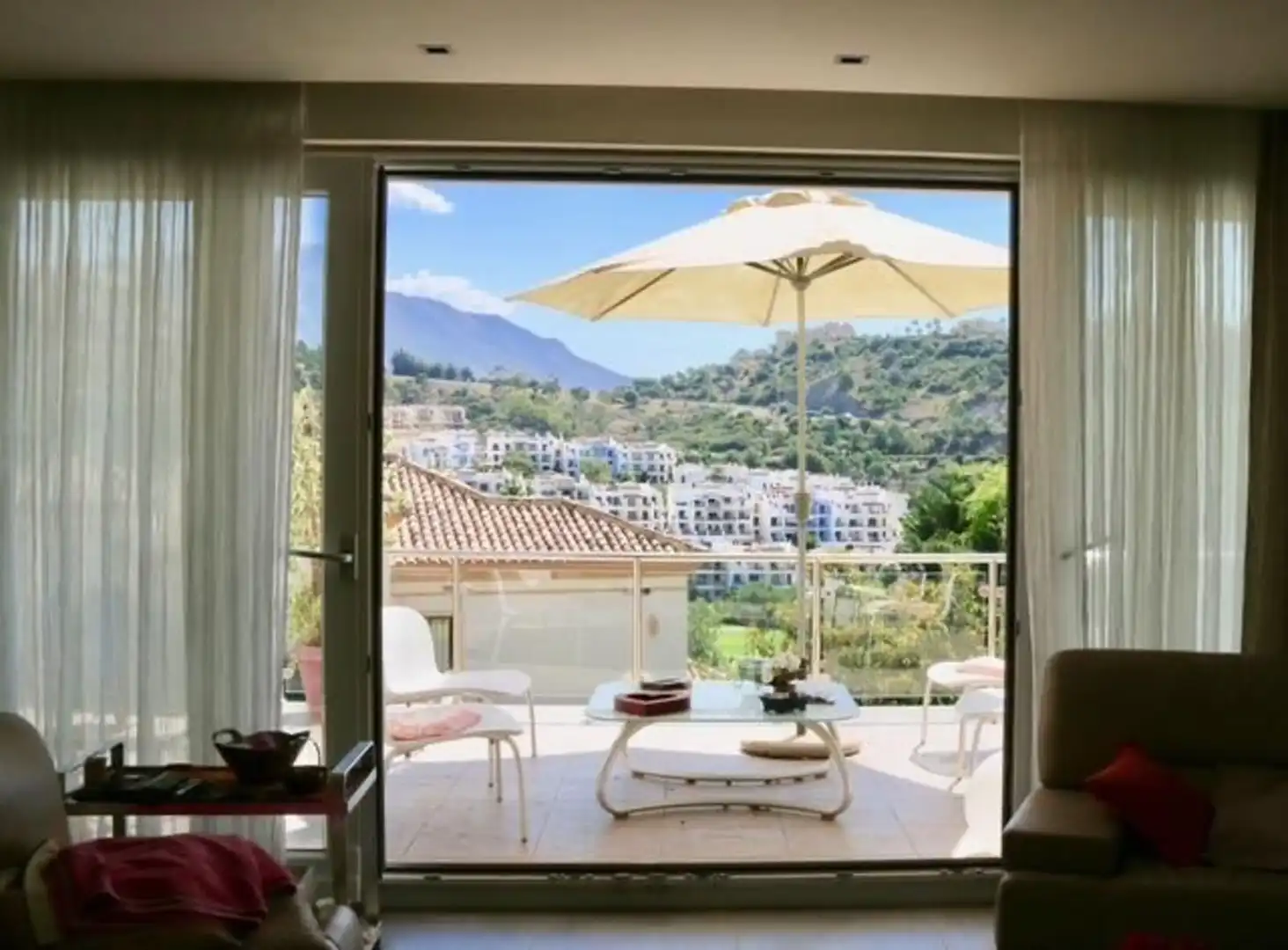 Chalet con piscina en venta en Calle Los Arqueros 100, imagen 4