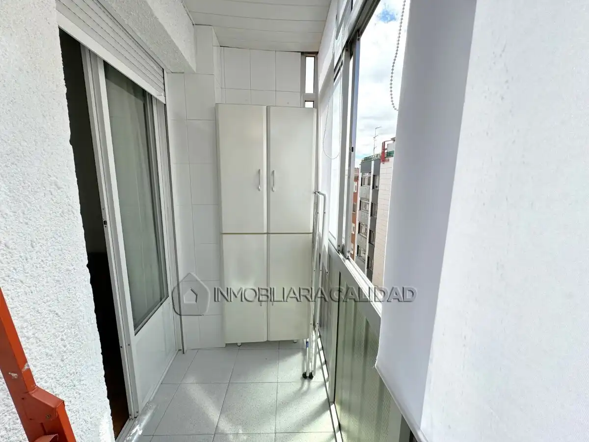 Terraza de Piso de alquiler en Burgos con Calefacción y Amueblado