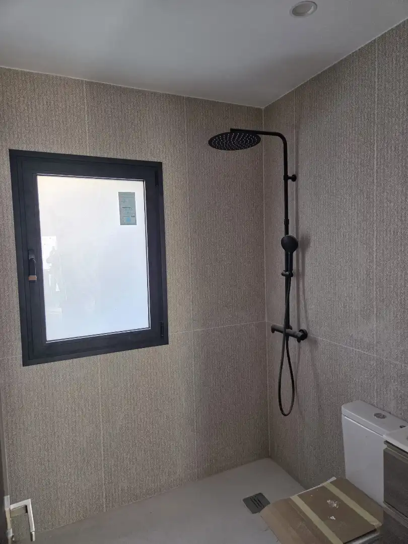 Bany de Casa o xalet en venda en Málaga amb Aire condicionat, Terrassa i Piscina