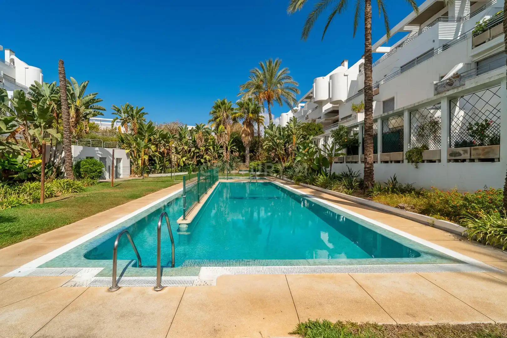 Piscina de Apartamento en venta en Mijas con Aire acondicionado, Jardín privado y Trastero