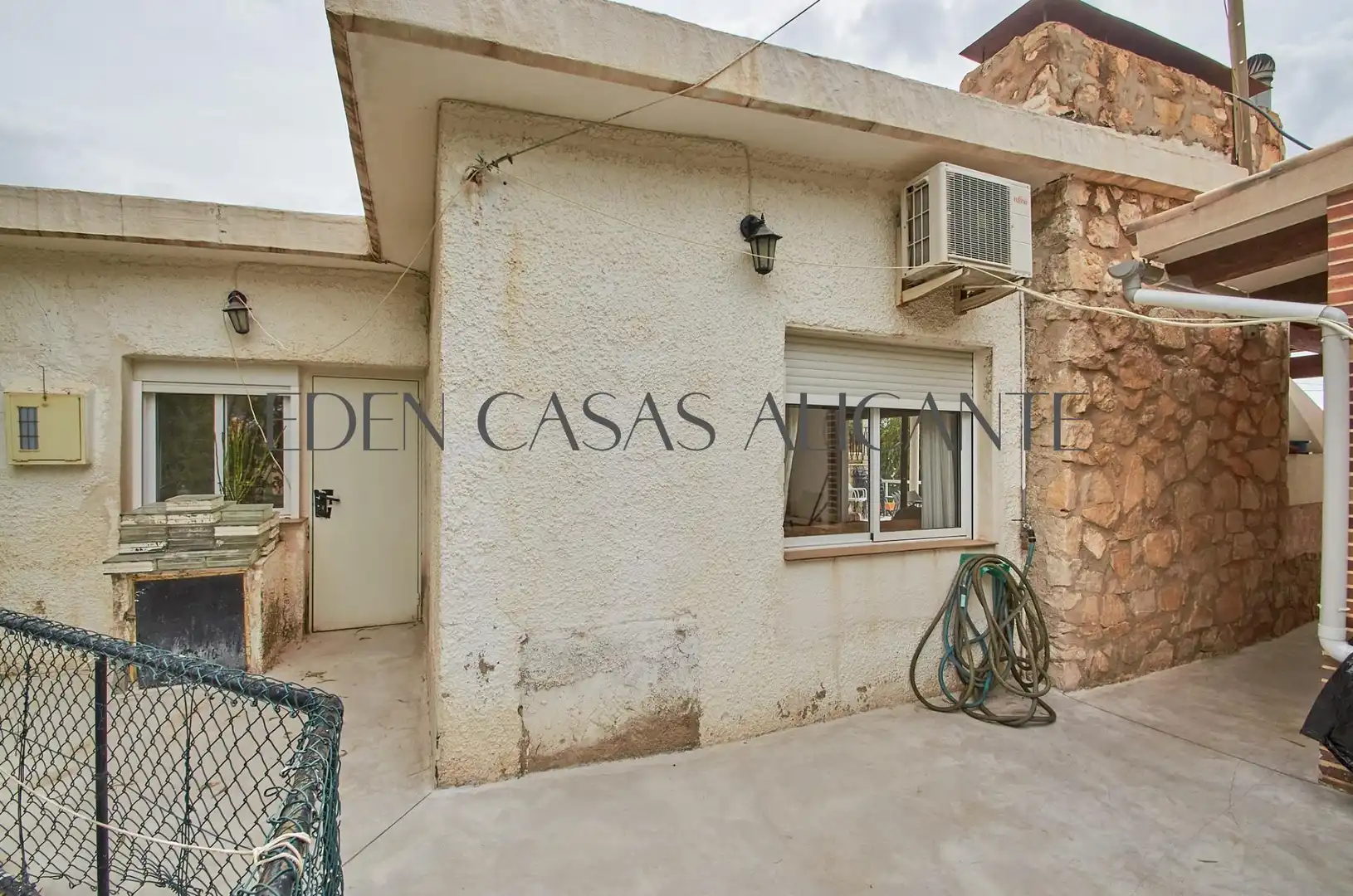 Exterior view of Houses for sale in El Campello  with Air Conditioner, Heating and Private garden